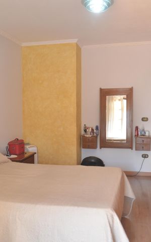 Casa à venda com 216m², 3 quartos e 2 vagasQuarto 3