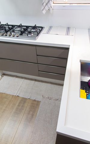 Apartamento à venda com 137m², 4 quartos e 3 vagas Apartamento à venda com 137m², 4 quartos e 3 vagasCozinha