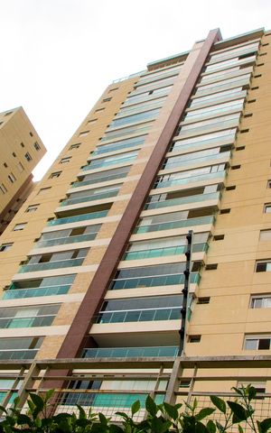 Apartamento à venda com 137m², 4 quartos e 3 vagas Apartamento à venda com 137m², 4 quartos e 3 vagasFachada