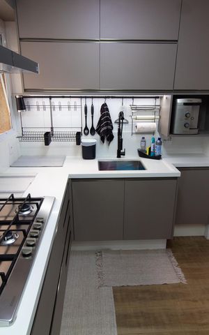 Apartamento à venda com 137m², 4 quartos e 3 vagas Apartamento à venda com 137m², 4 quartos e 3 vagasCozinha