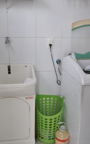 Casa de condomínio à venda com 110m², 4 quartos e 1 vagaLavanderia