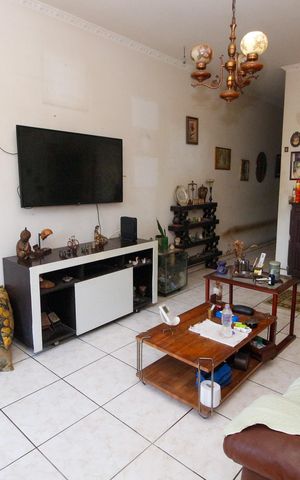Casa à venda com 157m², 3 quartos e 3 vagasSala