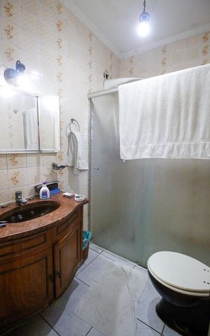 Casa à venda com 157m², 3 quartos e 3 vagasBanheiro