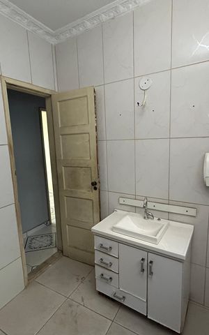 Casa à venda com 153m², 3 quartos e 2 vagasBanheiro