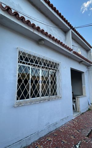 Casa à venda com 153m², 3 quartos e 2 vagasFachada