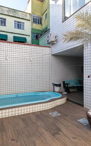 Casa à venda com 400m², 4 quartos e 3 vagas Casa à venda com 400m², 4 quartos e 3 vagasÁrea comum- Piscina