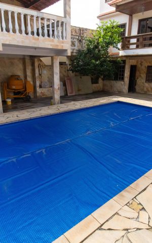 Casa à venda com 360m², 6 quartos e 4 vagas Casa à venda com 360m², 6 quartos e 4 vagasÁrea externa