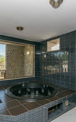 Casa para alugar com 500m², 4 quartos e 3 vagas Casa para alugar com 500m², 4 quartos e 3 vagasBanheiro da Suíte 2