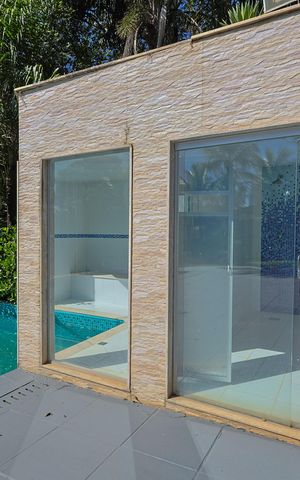 Casa de condomínio à venda com 670m², 6 quartos e 6 vagas Casa de condomínio à venda com 670m², 6 quartos e 6 vagasÁrea comum - Piscina