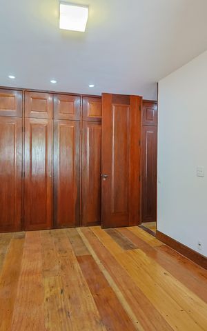 Casa de condomínio à venda com 670m², 6 quartos e 6 vagas Casa de condomínio à venda com 670m², 6 quartos e 6 vagasSuíte 3