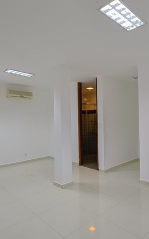 Casa de condomínio à venda com 670m², 6 quartos e 6 vagas Casa de condomínio à venda com 670m², 6 quartos e 6 vagasSuíte 6