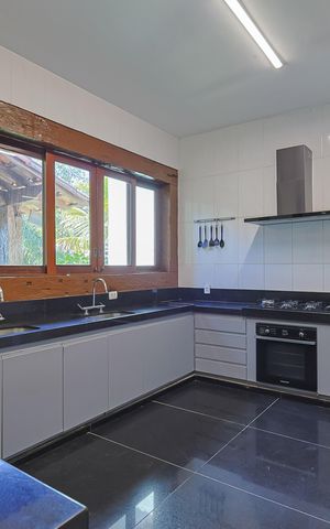 Casa de condomínio à venda com 670m², 6 quartos e 6 vagas Casa de condomínio à venda com 670m², 6 quartos e 6 vagasCozinha