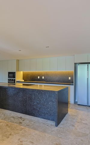 Casa de condomínio à venda com 670m², 6 quartos e 6 vagas Casa de condomínio à venda com 670m², 6 quartos e 6 vagasÁrea comum - Área gourmet