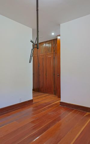 Casa de condomínio à venda com 670m², 6 quartos e 6 vagas Casa de condomínio à venda com 670m², 6 quartos e 6 vagasSuíte 4