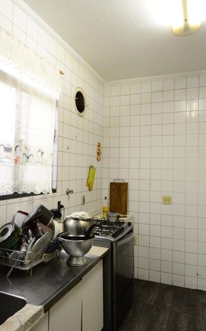 Casa à venda com 240m², 4 quartos e 1 vaga Casa à venda com 240m², 4 quartos e 1 vagaCozinha
