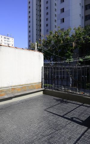 Casa à venda com 240m², 4 quartos e 1 vaga Casa à venda com 240m², 4 quartos e 1 vagaQuintal
