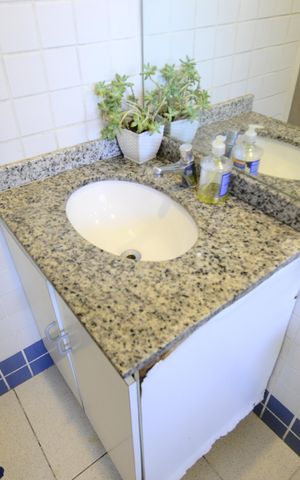 Casa à venda com 240m², 4 quartos e 1 vaga Casa à venda com 240m², 4 quartos e 1 vagaSuíte Banheiro
