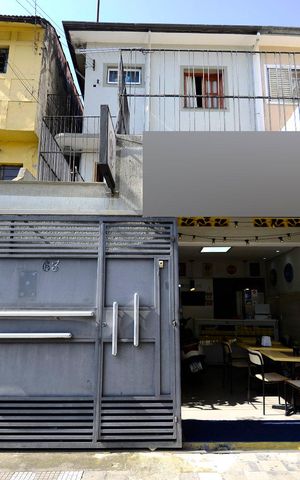 Casa à venda com 240m², 4 quartos e 1 vaga Casa à venda com 240m², 4 quartos e 1 vagaFachada