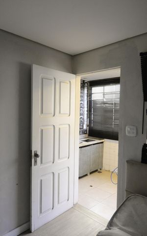 Casa à venda com 240m², 4 quartos e 1 vaga Casa à venda com 240m², 4 quartos e 1 vagaQuarto de Serviço