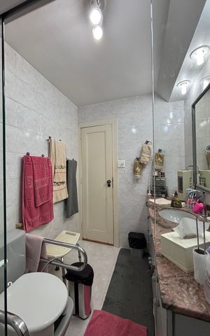 Apartamento à venda com 90m², 3 quartos e 1 vaga Apartamento à venda com 90m², 3 quartos e 1 vagaBanheiro social