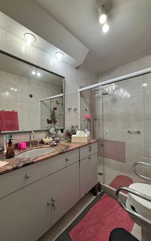 Apartamento à venda com 90m², 3 quartos e 1 vaga Apartamento à venda com 90m², 3 quartos e 1 vagaBanheiro social