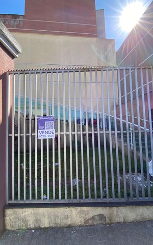Casa à venda com 145m², 3 quartos e 1 vaga Casa à venda com 145m², 3 quartos e 1 vagaFachada + placa