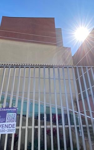 Casa à venda com 145m², 3 quartos e 1 vaga Casa à venda com 145m², 3 quartos e 1 vagaFachada + placa
