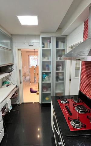 Apartamento à venda com 144m², 3 quartos e 2 vagasCozinha