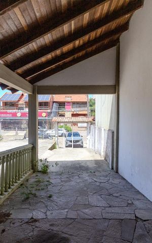 Casa à venda com 250m², 2 quartos e 5 vagas Casa à venda com 250m², 2 quartos e 5 vagasÁrea externa