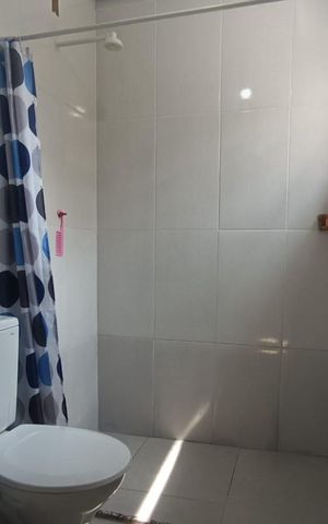 Casa à venda com 80m², 4 quartos e sem vaga Casa à venda com 80m², 4 quartos e sem vagaBanheiro da suíte