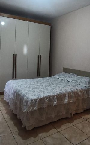 Casa à venda com 80m², 4 quartos e sem vaga Casa à venda com 80m², 4 quartos e sem vagaSuíte