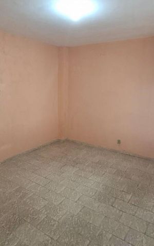 Casa à venda com 80m², 4 quartos e sem vaga Casa à venda com 80m², 4 quartos e sem vagaQuarto