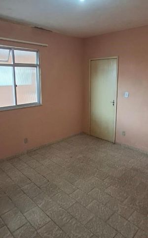Casa à venda com 80m², 4 quartos e sem vaga Casa à venda com 80m², 4 quartos e sem vagaQuarto