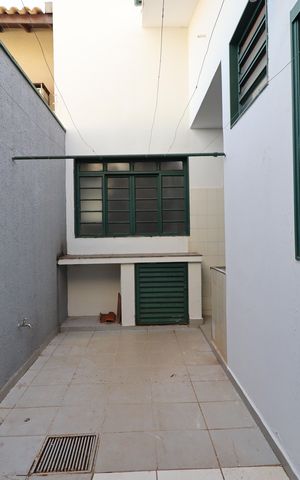 Casa para alugar com 400m², 4 quartos e 2 vagasÁrea de Serviço