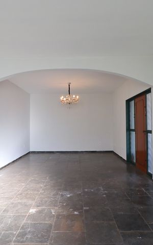 Casa para alugar com 400m², 4 quartos e 2 vagasSala