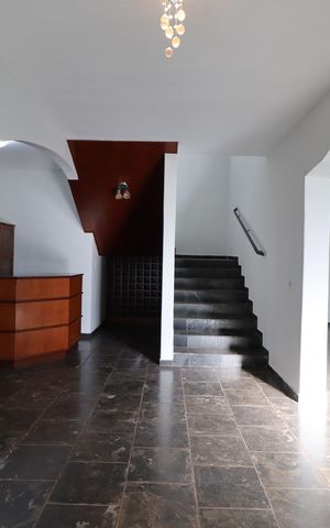 Casa para alugar com 400m², 4 quartos e 2 vagasSala