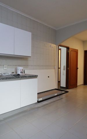 Casa para alugar com 400m², 4 quartos e 2 vagasCozinha
