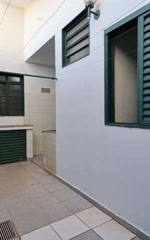 Casa para alugar com 400m², 4 quartos e 2 vagasÁrea de Serviço