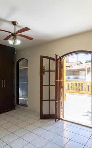 Casa para alugar com 195m², 3 quartos e 3 vagas Casa para alugar com 195m², 3 quartos e 3 vagasSuíte