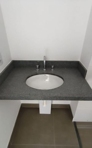 Apartamento à venda com 90m², 2 quartos e 1 vaga Apartamento à venda com 90m², 2 quartos e 1 vagaBanheiro
