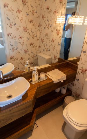 Apartamento à venda com 140m², 3 quartos e 3 vagas Apartamento à venda com 140m², 3 quartos e 3 vagasLavabo