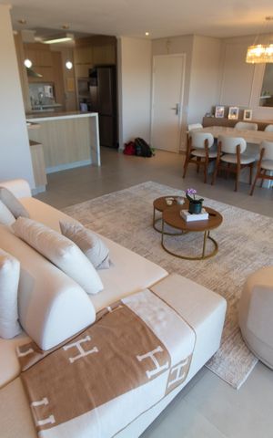 Apartamento à venda com 140m², 3 quartos e 3 vagas Apartamento à venda com 140m², 3 quartos e 3 vagasSala