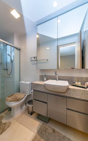 Apartamento à venda com 113m², 4 quartos e 2 vagas Apartamento à venda com 113m², 4 quartos e 2 vagasBanheiro da Suíte