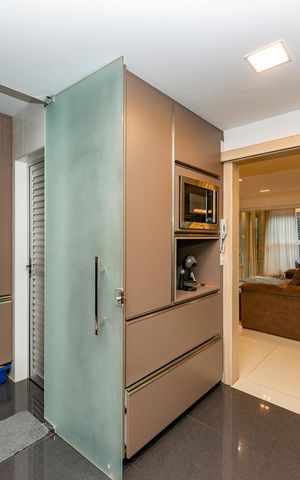 Apartamento à venda com 113m², 4 quartos e 2 vagas Apartamento à venda com 113m², 4 quartos e 2 vagasCozinha