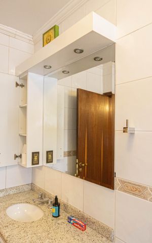 Casa de condomínio à venda com 405m², 6 quartos e 8 vagas Casa de condomínio à venda com 405m², 6 quartos e 8 vagasBanheiro da Suíte 6