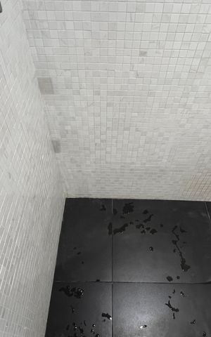 Apartamento para alugar com 84m², 2 quartos e 2 vagas Apartamento para alugar com 84m², 2 quartos e 2 vagasBanheiro da Suíte 1