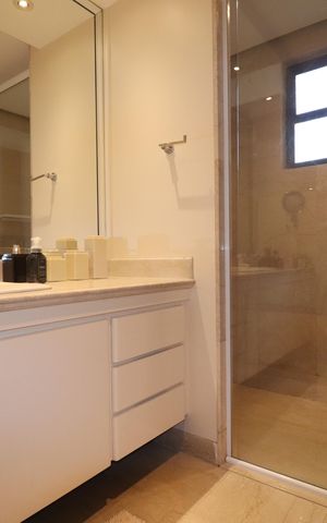Apartamento à venda com 260m², 3 quartos e 4 vagasBanheiro 2 da suíte