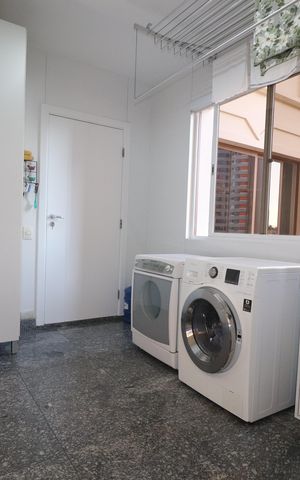 Apartamento à venda com 260m², 3 quartos e 4 vagasÁrea de Serviço