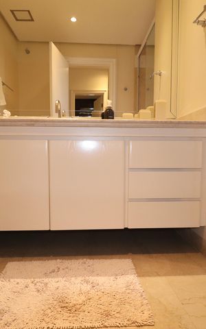 Apartamento à venda com 260m², 3 quartos e 4 vagasBanheiro 2 da suíte