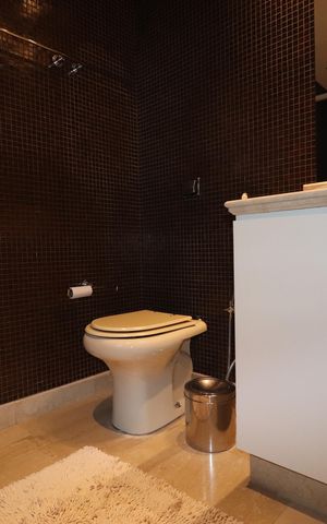 Apartamento à venda com 260m², 3 quartos e 4 vagasBanheiro do Closet da suíte 1